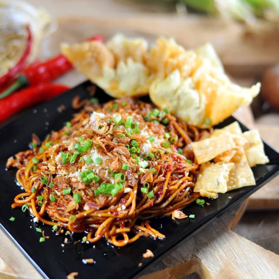 Mie Gacoan dengan bumbu manis pedas